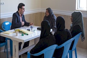 ارائه خدمات پزشکی شرکت نفت فلات قاره به ساکنان بومی لاوان و نخیلو