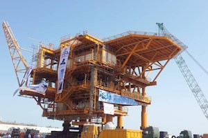 عملیات بارگیری عرشه‌های ۱۰۰۰ تنی میدان هندیجان آغاز شد