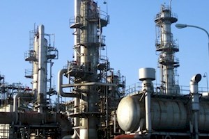 تغییر استراتژی صادراتی کشور از نفت به فرآورده/بنزین تولید کنید مشتری می‌آید