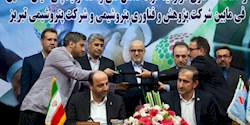 عکس/امضای توافقنامه همکاری ارائه دانش فنی واحد تولید پلی‌اتیلن سنگین