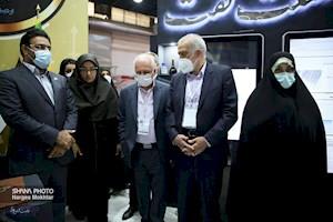 بازدید رئیس فراکسیون محیط زیست مجلس از نمایشگاه نفت